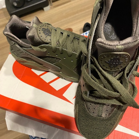 [SOLD] 💚💚💚 Nike Huarache Cargo Green 💚 💚💚 - Picture 6 of 9
